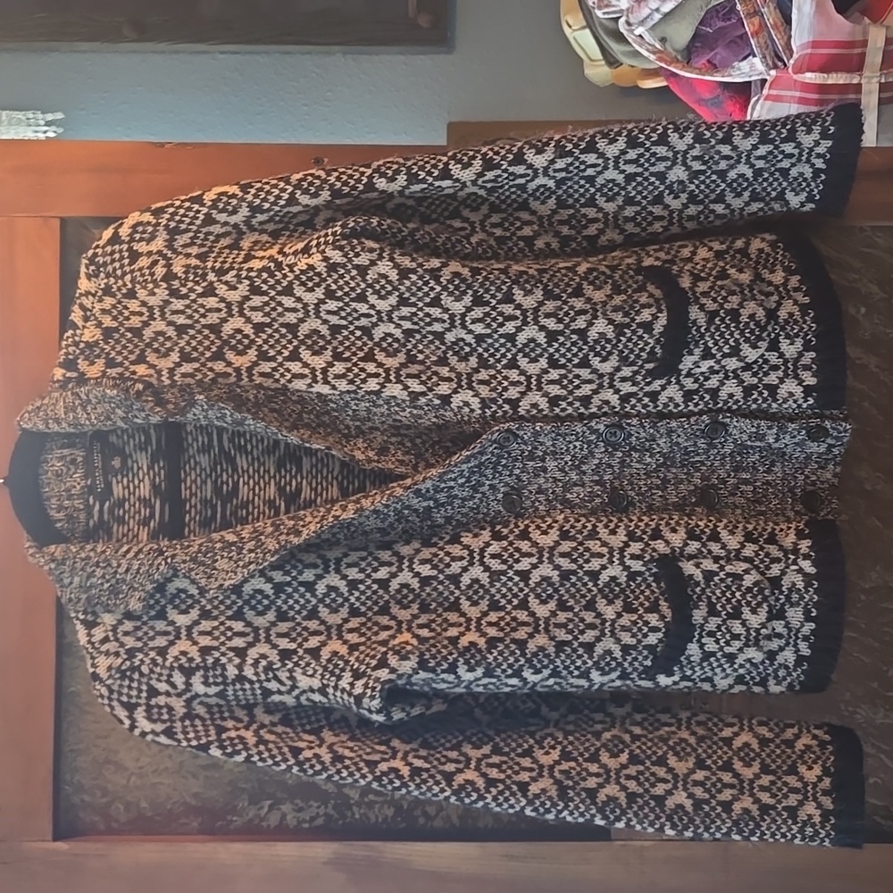 Banana Republic vintage look navy blue, ivory wool/alpaca blend cardigan sweater